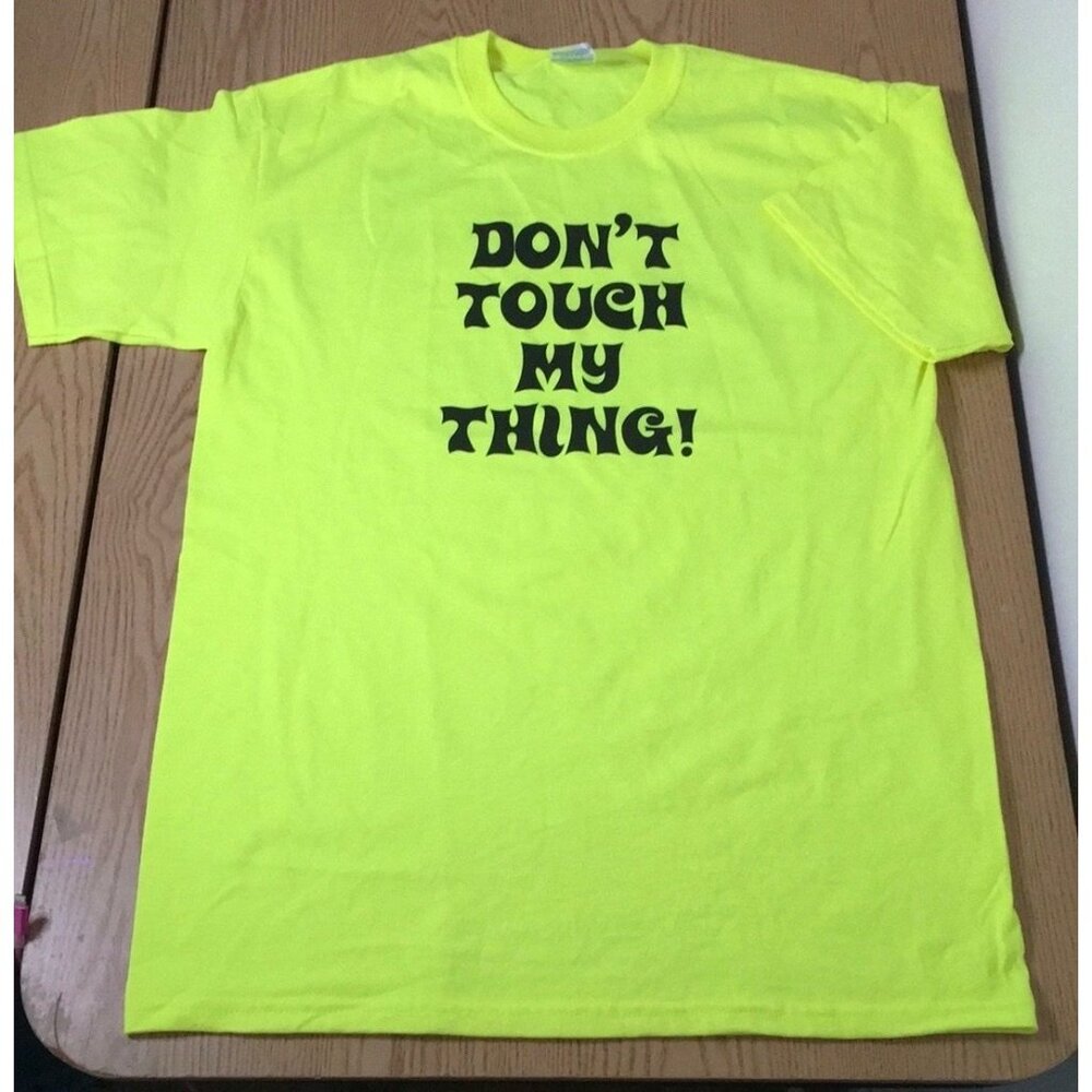 New Mens Hooters Vintage T-shirt “Don’t Touch My Thing” Size Medium